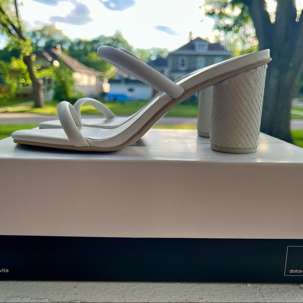 Dolce Vita Noles Heels in White Leather Size 7.5 - Picture 6 of 6